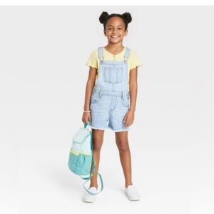 Kids cat and Jack kids short overalls size small (6/6X)